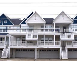 Think warm, booking fast for Summer 2025!! Great Oceanview location!!