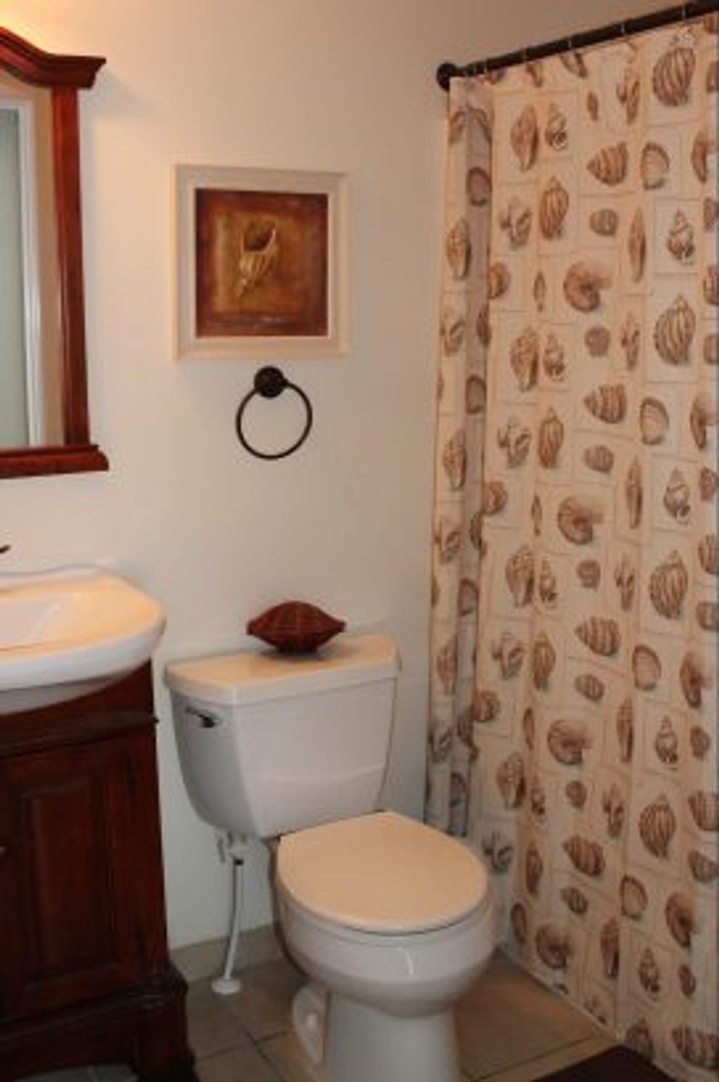 Main floor full bath.