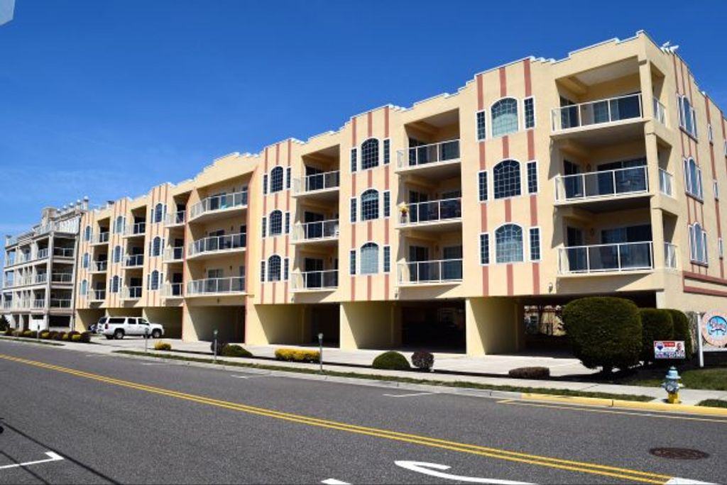 Excellent Family Location 1 2 Block To Ocean 4 Blocks To Boardwalk Wildwood Crest Nj Shoresummerrentals Www Shoresummerrentals Com