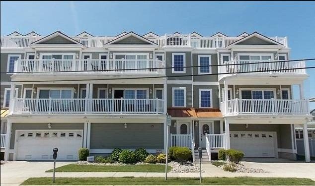 35■予約済み1200■2nd Single The way U are Upgraded Oceanview Condo with Pool* Rooftop Deck* Steps to the