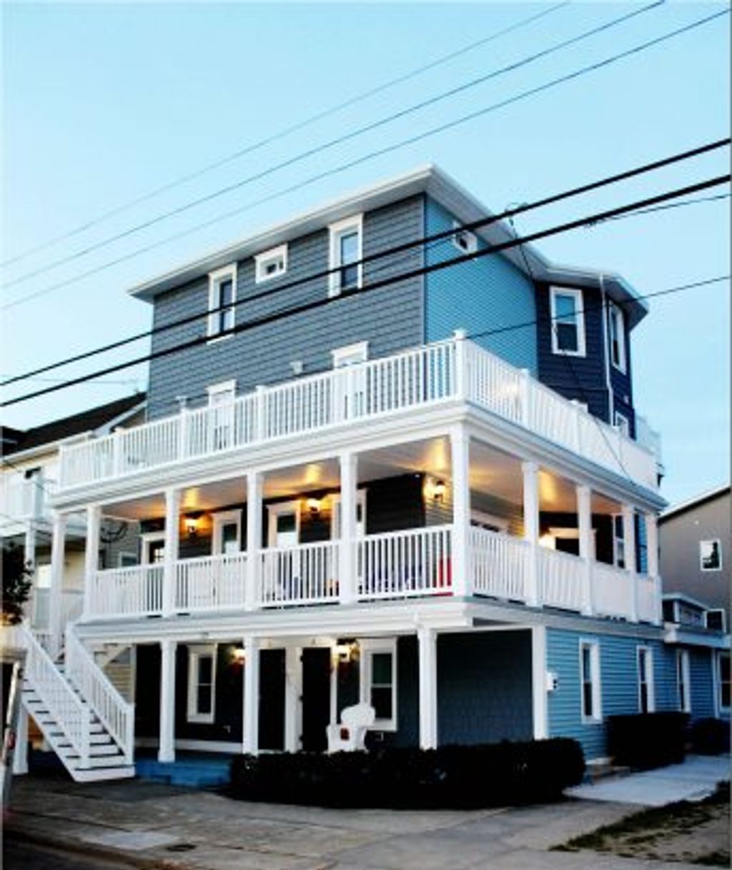 THE DR BEACH HOUSE 4 Large Apartments. YOUNG ADULTS MAYJUNE