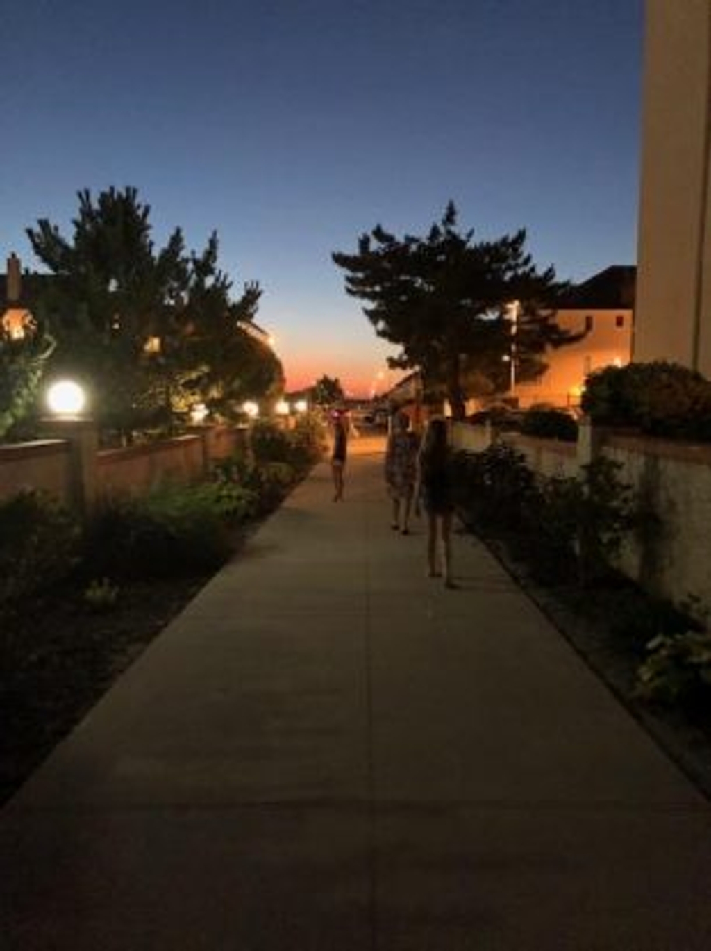 Walkway onto diamond beach