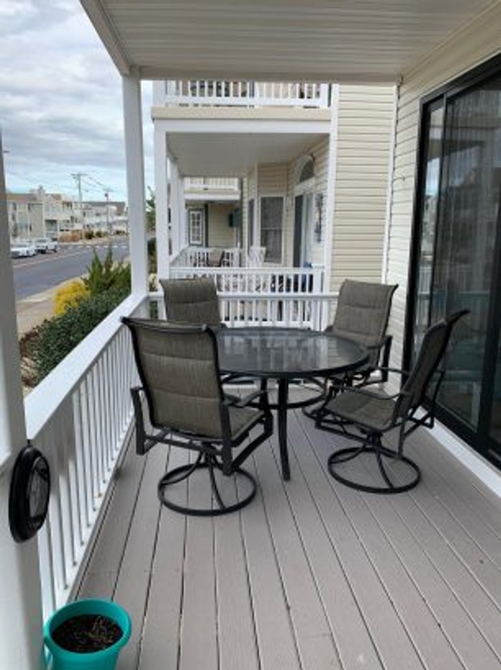 Front deck