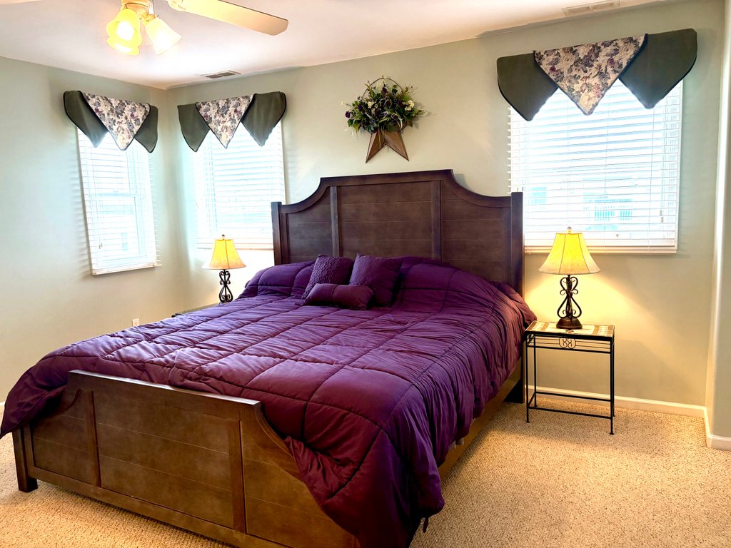 Master with king bed