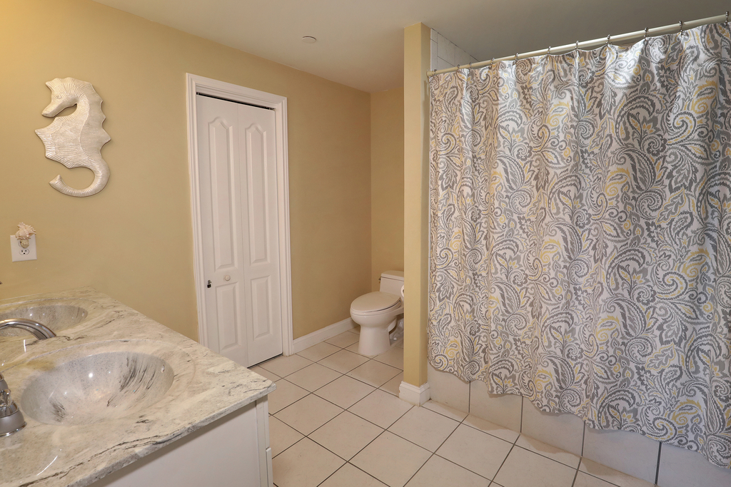 Master bathroom 