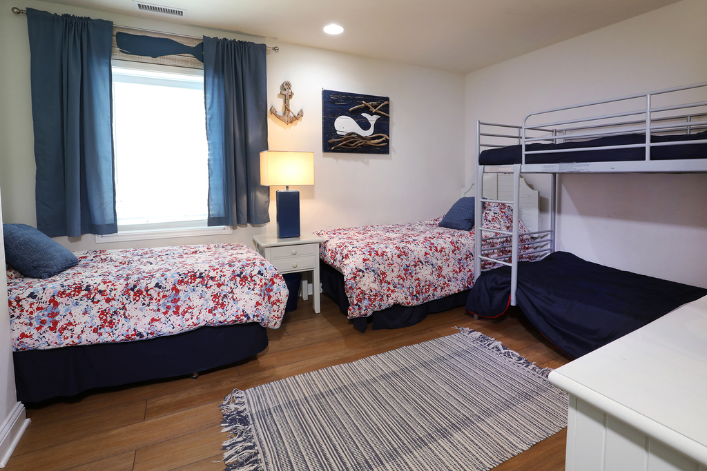 3rd bedroom sleeps 4 