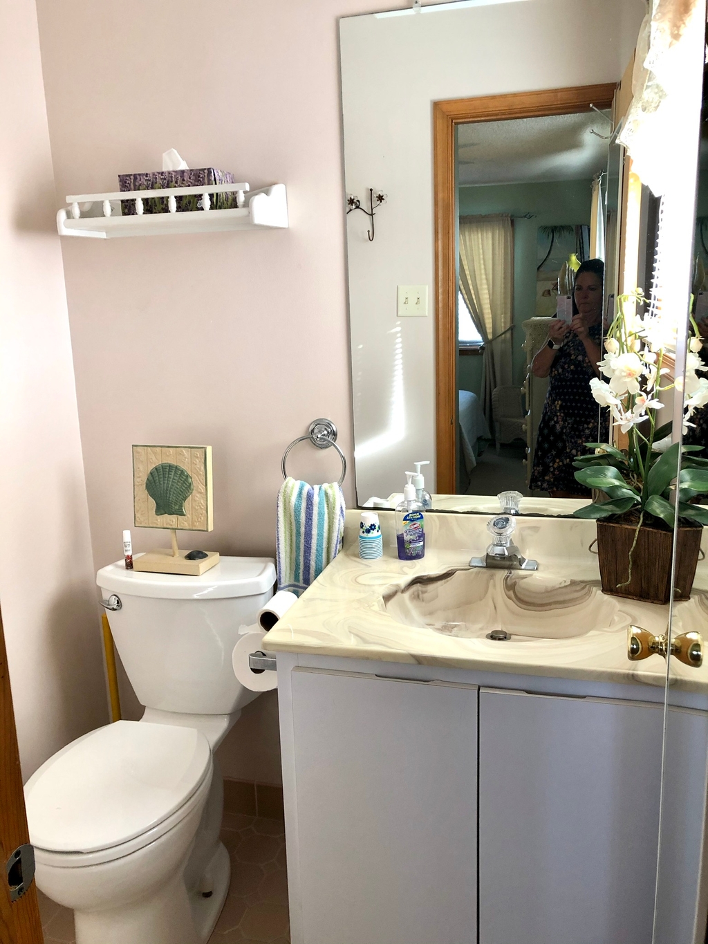 Half bath connected to master bedroom 