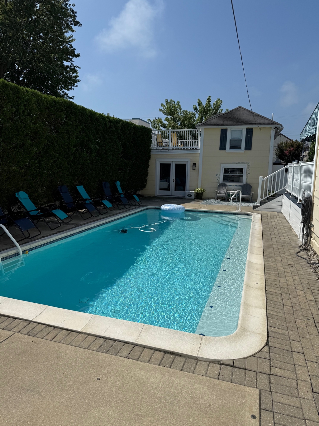 Pool &amp;amp; Guest House