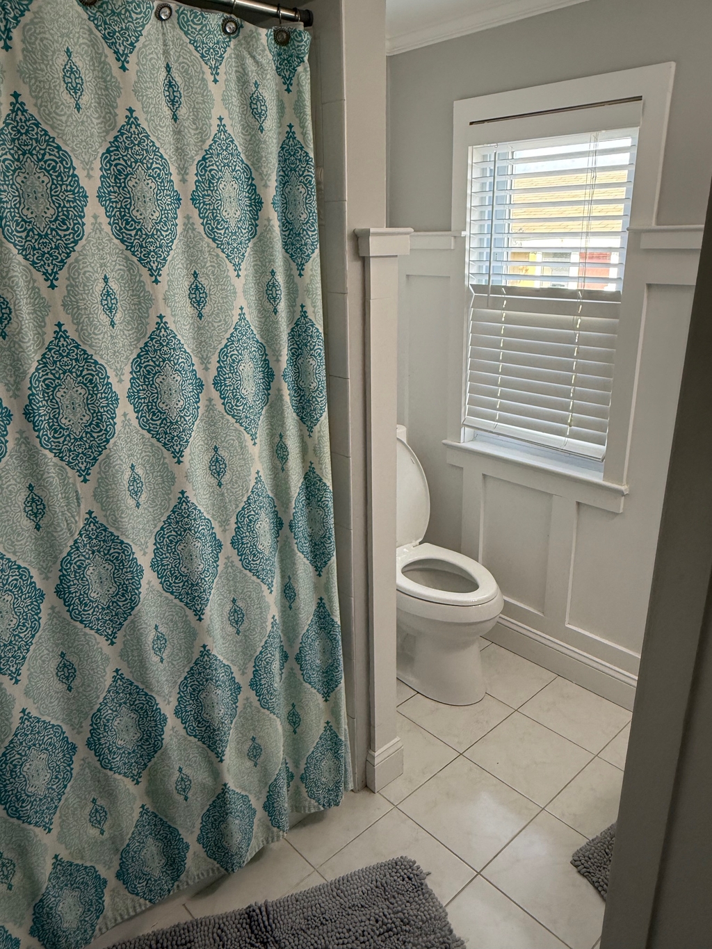 Main Full Bathroom