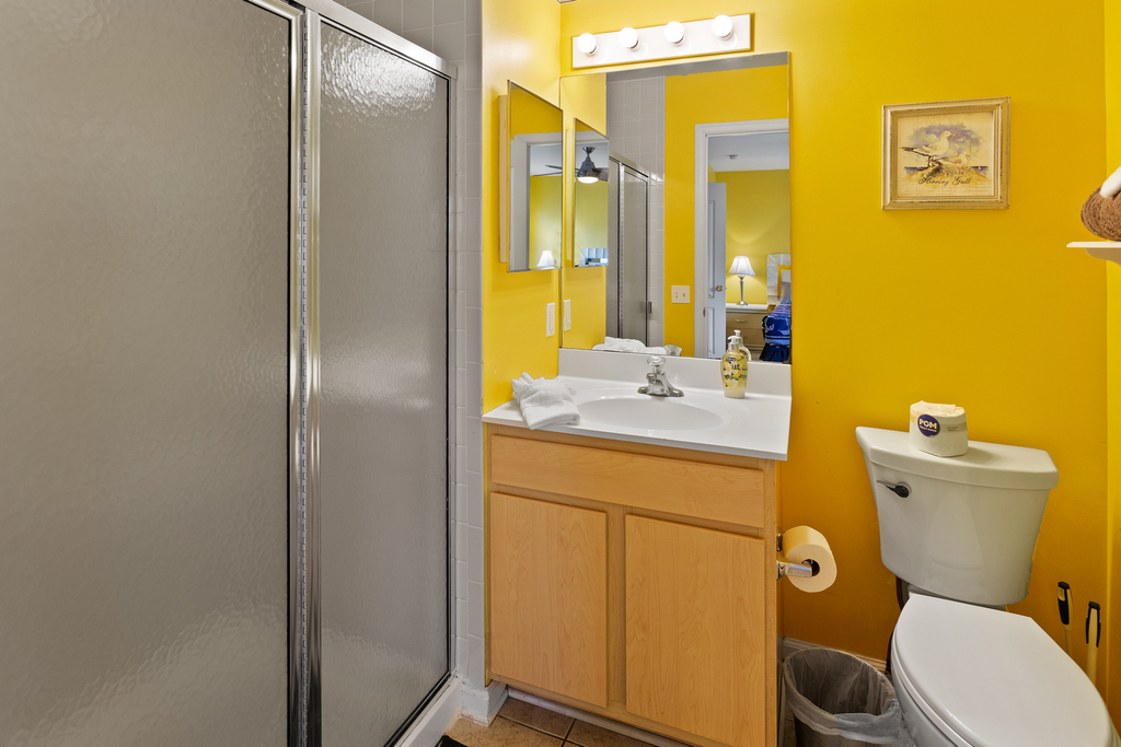 ❤️ Enjoy for yourself a great master bath. Use the Large Walk-In Shower and enjoy the beautiful decorations. Paper products and a hair dryer is available for you to use!