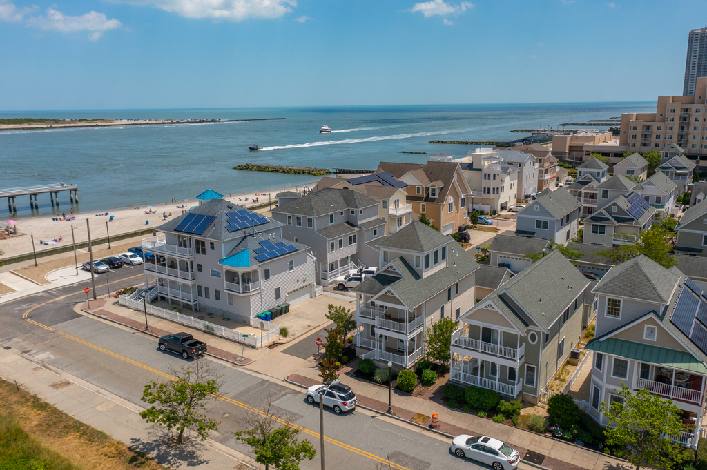❤️ The Wonderful Inlet Beach is just 1 house in from the Lucky Beach House! Atlantic City Beaches are Beautiful and Always 100% Free!