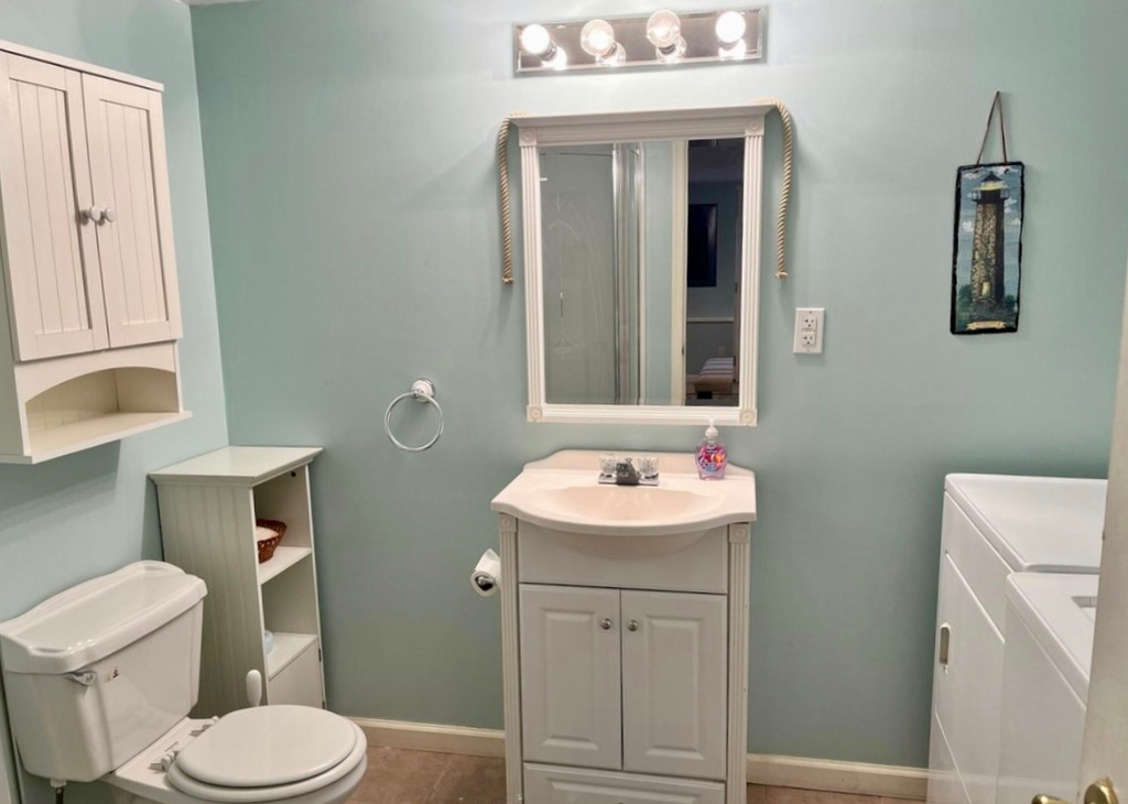 bathroom/laundry room ground level family room