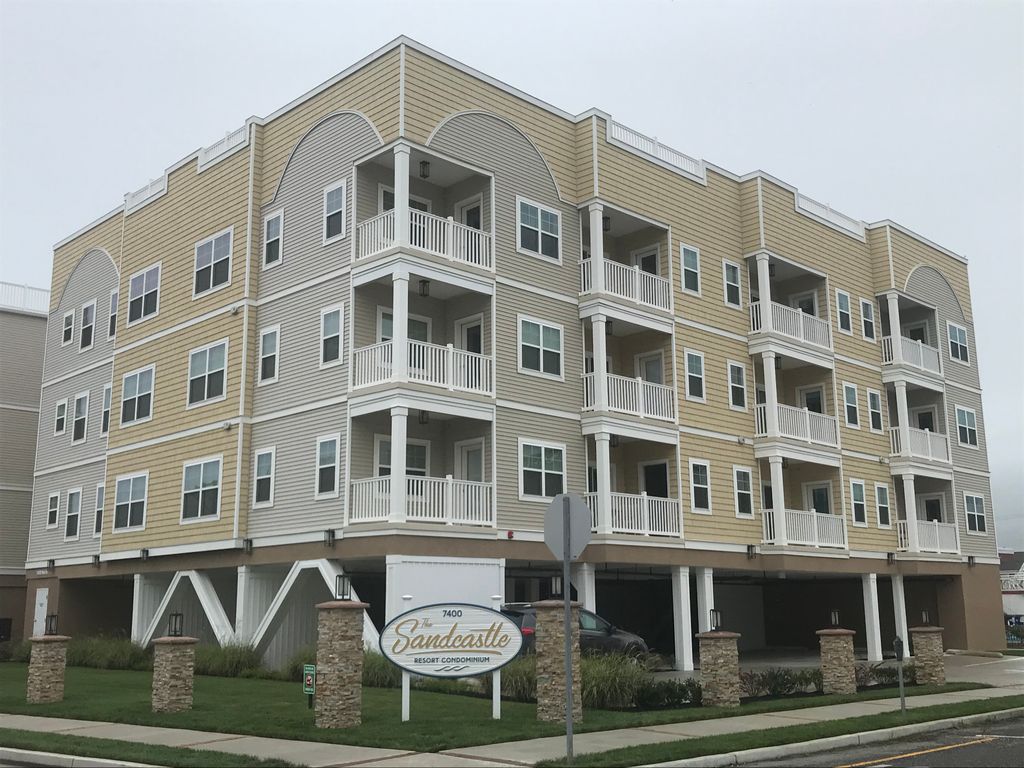 New And Clean Crest Sand Castle Resort 7400 Ocean Avenue Wildwood Crest Nj Shoresummerrentals Www Shoresummerrentals Com