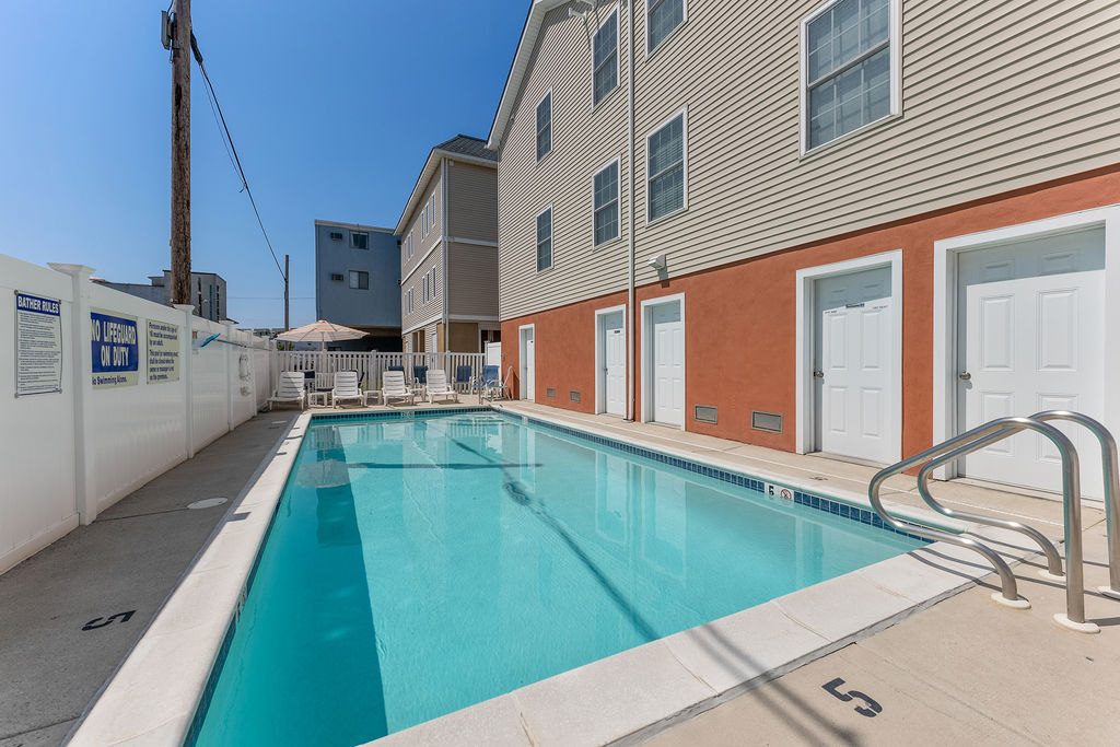 LUXURY WILDWOOD CONDO, 1 BLK TO BEACH, HEATED POOL - Wildwood, NJ ShoreSummerRentals, www 