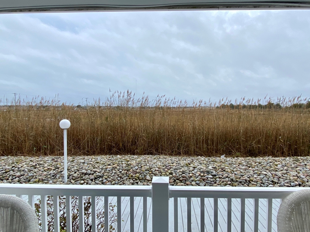view from lower deck. 3 levels available