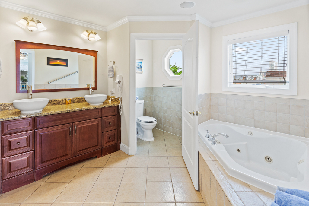 ❤️ Enjoy for yourself an Incredible master bath. Use your Soothing Jacuzzi Tub and turn-on the Heated Tile Floor, you will think you have gone to Heaven! Take advantage of two stylish vessel sinks and Enjoy the HUGE Walk-In Shower. WOW!