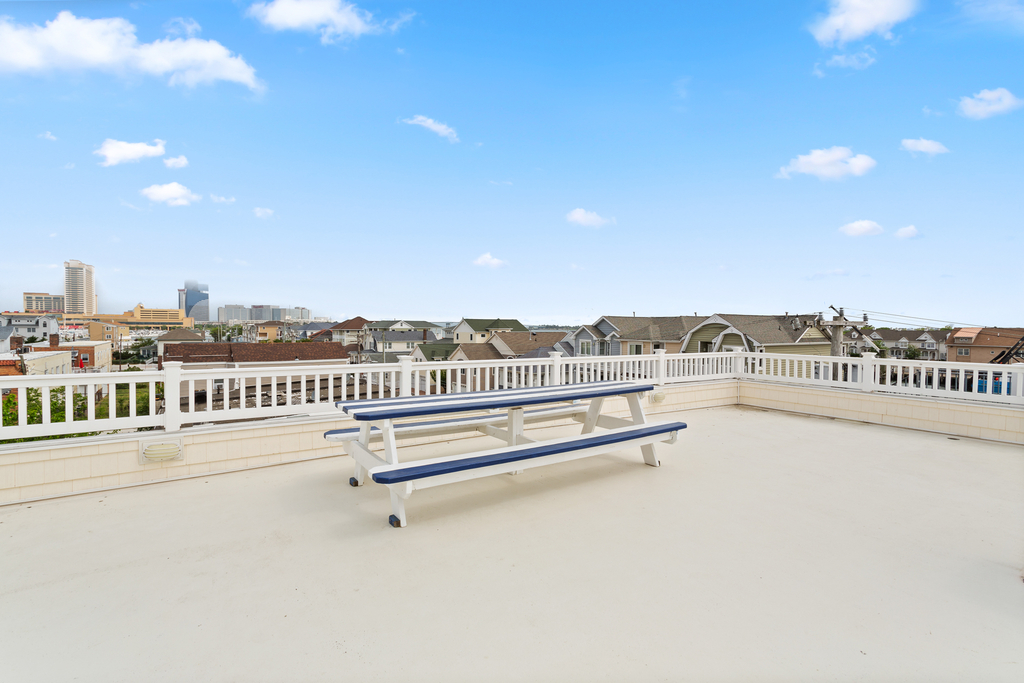 ❤️ Experience unforgettable views both day and night from the &amp;ldquo;One-of-a-Kind&amp;rdquo; ROOFTOP DECK! No other property in the area has an experience like the Rooftop Deck at the Top End Townhomes! The deck is HUGE with stunning views any time of day or night! We h