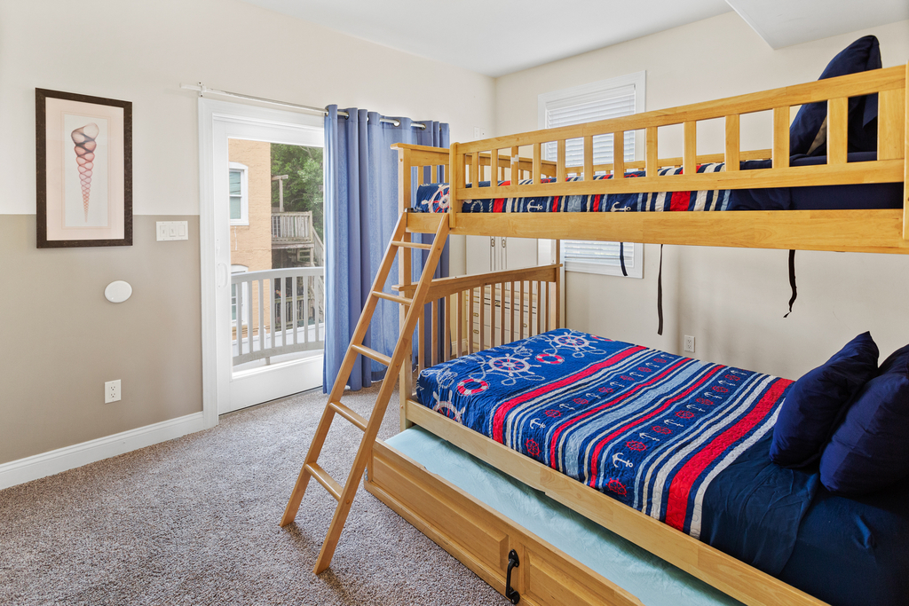 ❤️ You will love the Bunk Bed room! This is not your normal bunk bed! The bunk bed has a high quality pull out Trundle Bed underneath it. You can comfortably sleep five adults in this bed. We provide high quality bed linens for you to enjoy! 