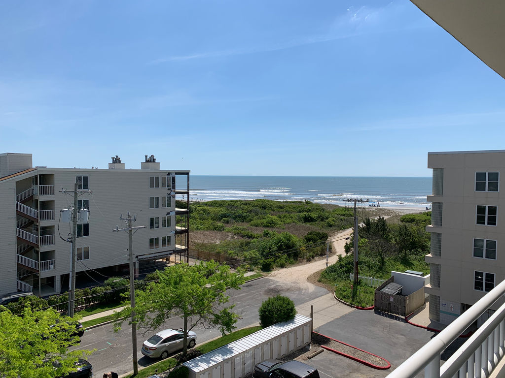 LUXURY BEACHFRONT CONDO IN BRIGANTINE, NJ Brigantine, NJ
