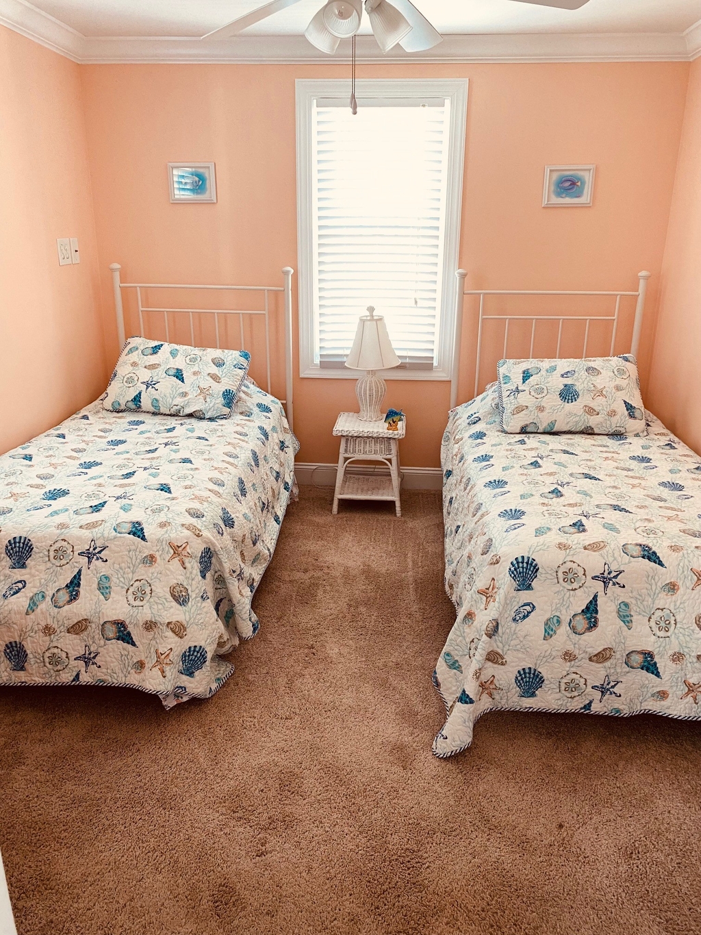 2 twin beds 1st floor