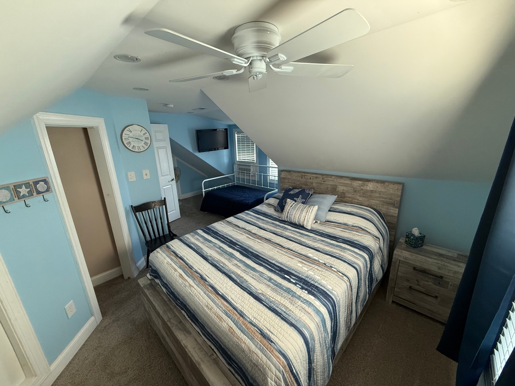 Queen 4th bedroom 