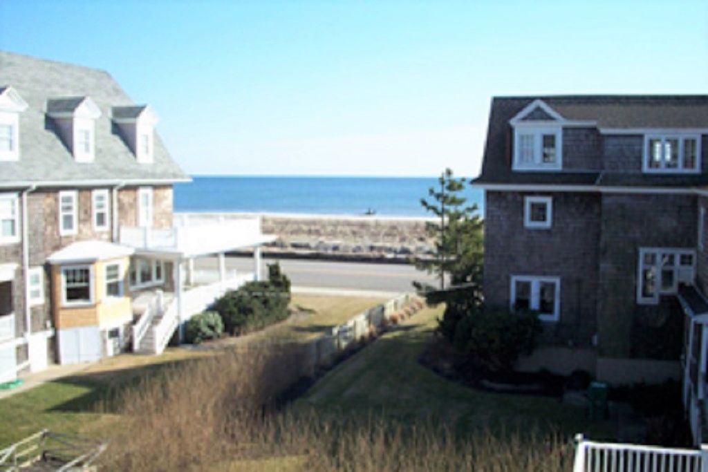 Cape Roc Condominium "Unit 312" beach block seashore condo Cape May