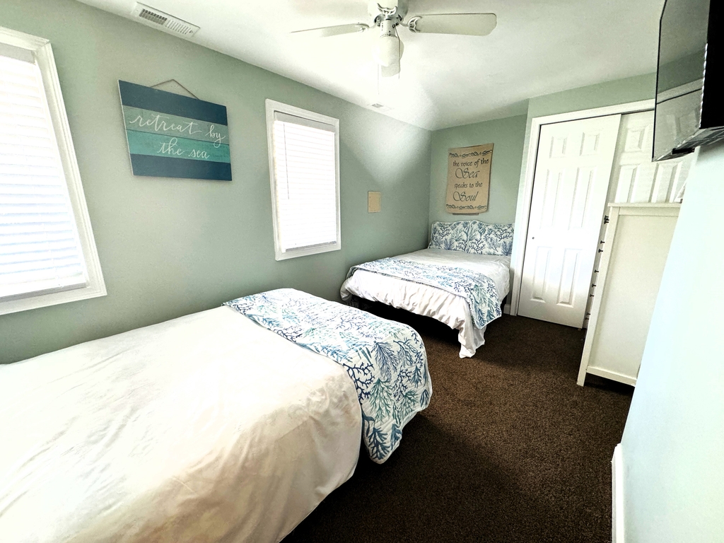 1st Floor Bedroom #1 - 2 Fulls