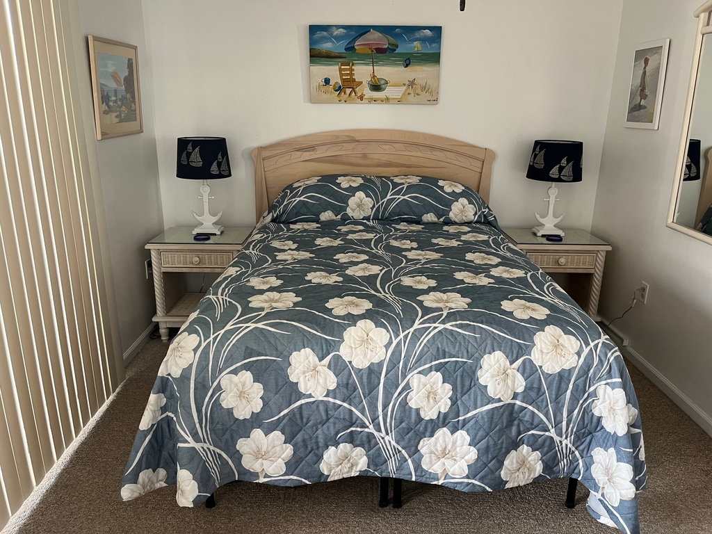 Bedroom 2 - Queen Bed + Deck
