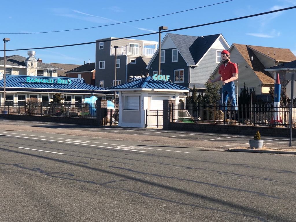 Arcade and Mini golf short walk 
