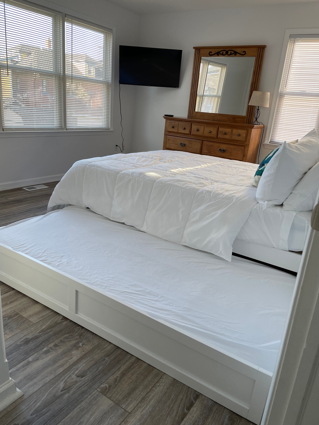 Ensuite Bedroom w/Trundle
