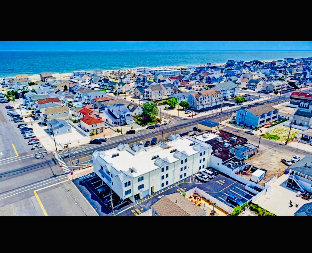 One block from the beach