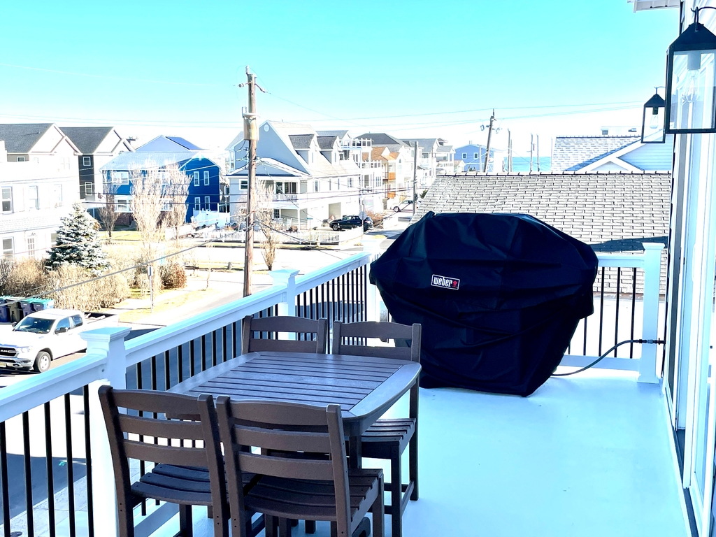 2nd floor deck