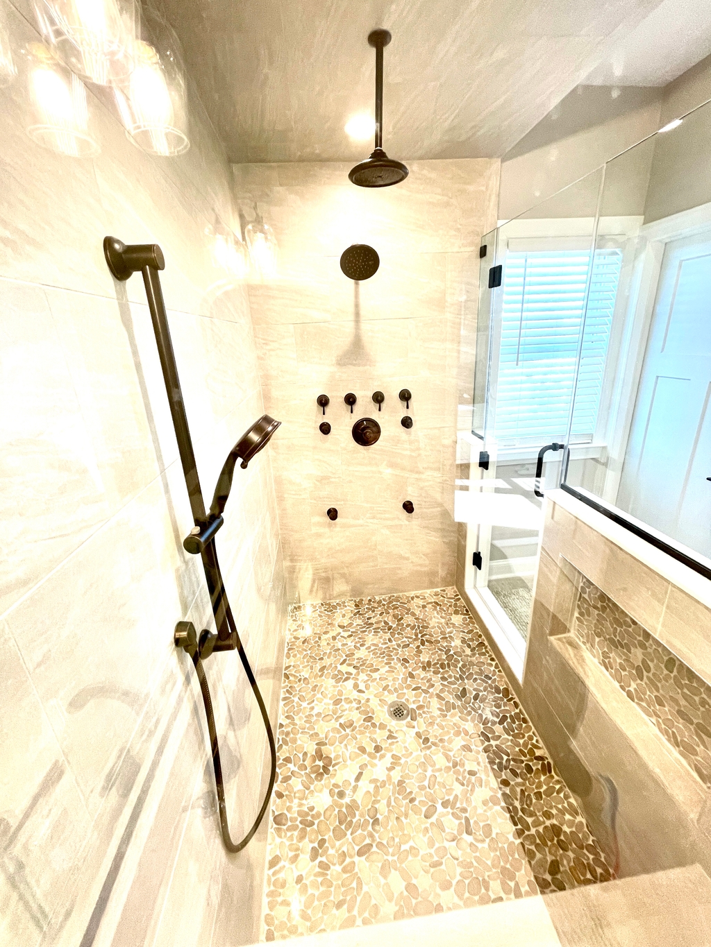 Primary shower
