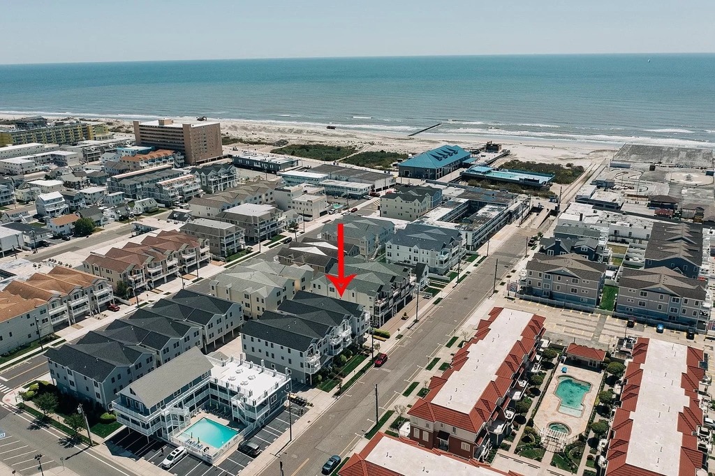 Top Floor Condo behind the Red Arrow