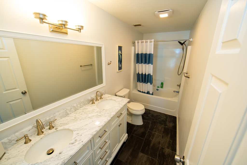 Master bathroom 