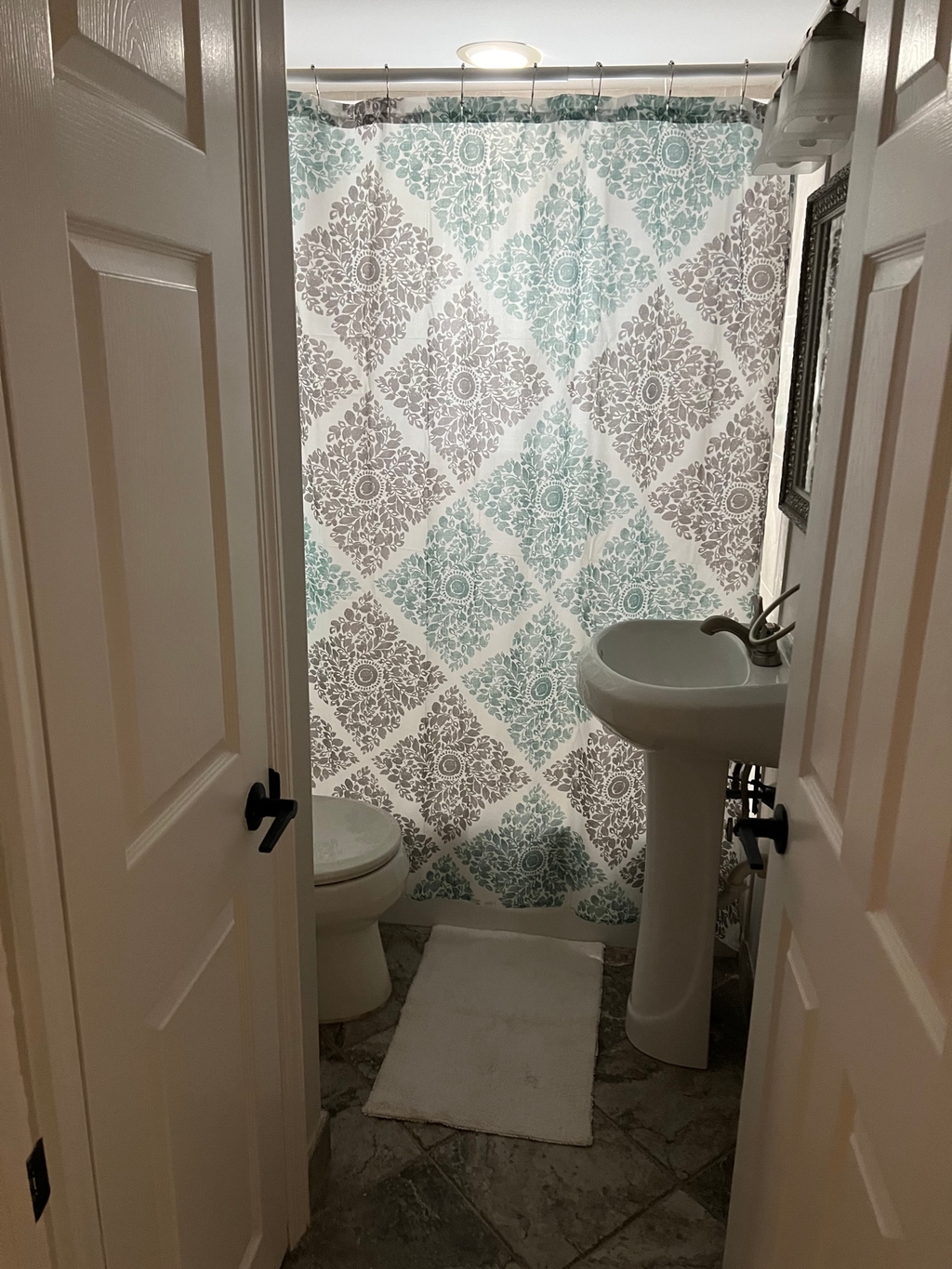 Upstairs full bathroom