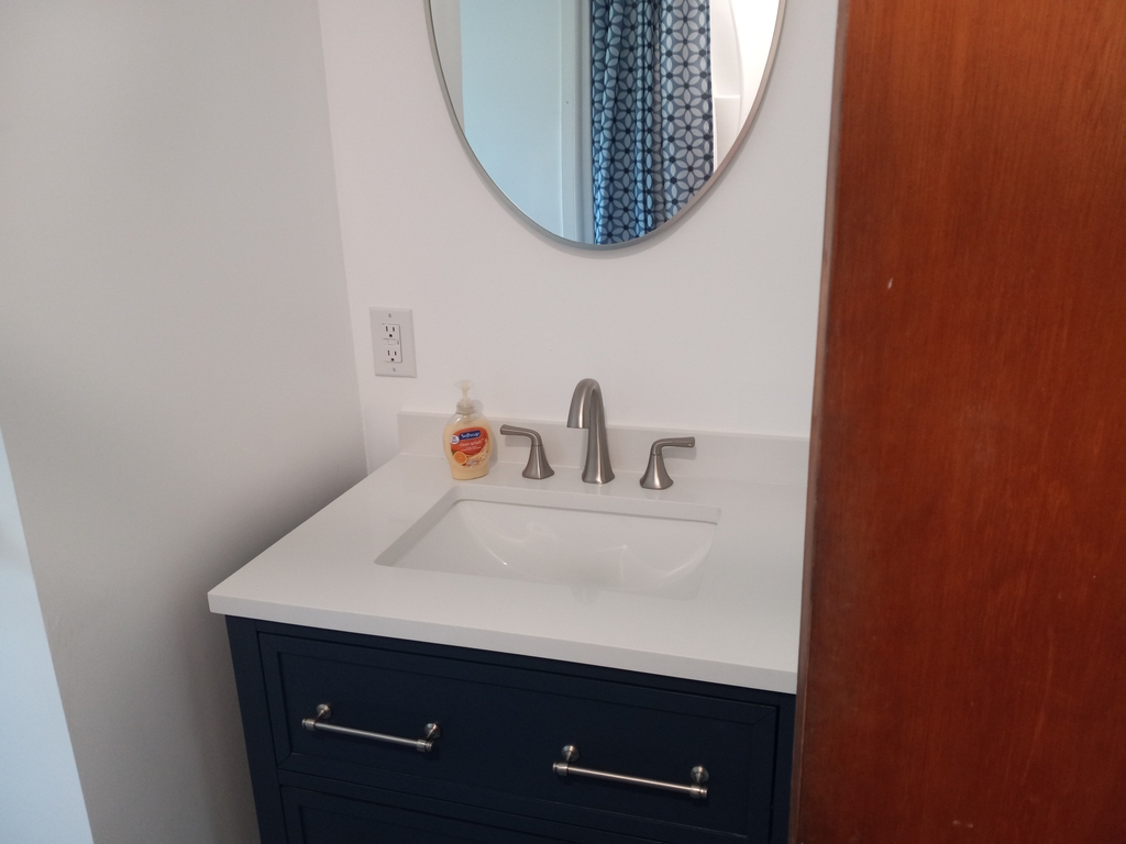 Bathroom vanity