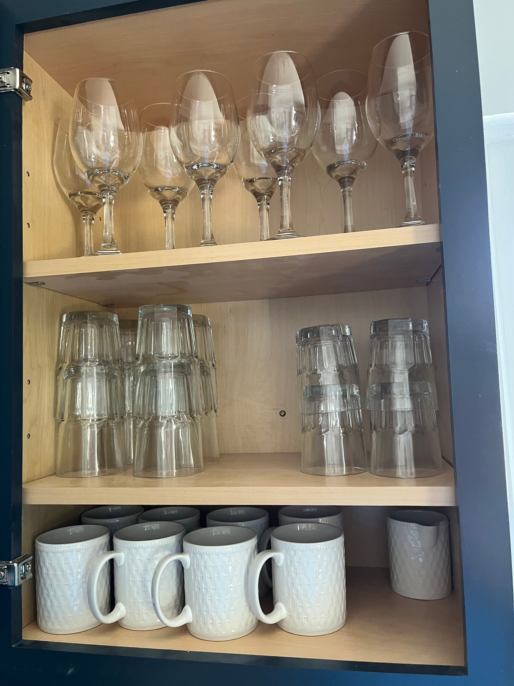 Glassware cabinet
