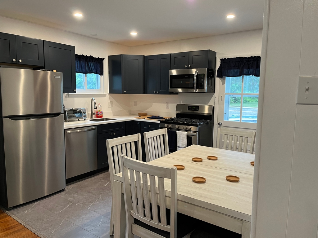 Eat in kitchen