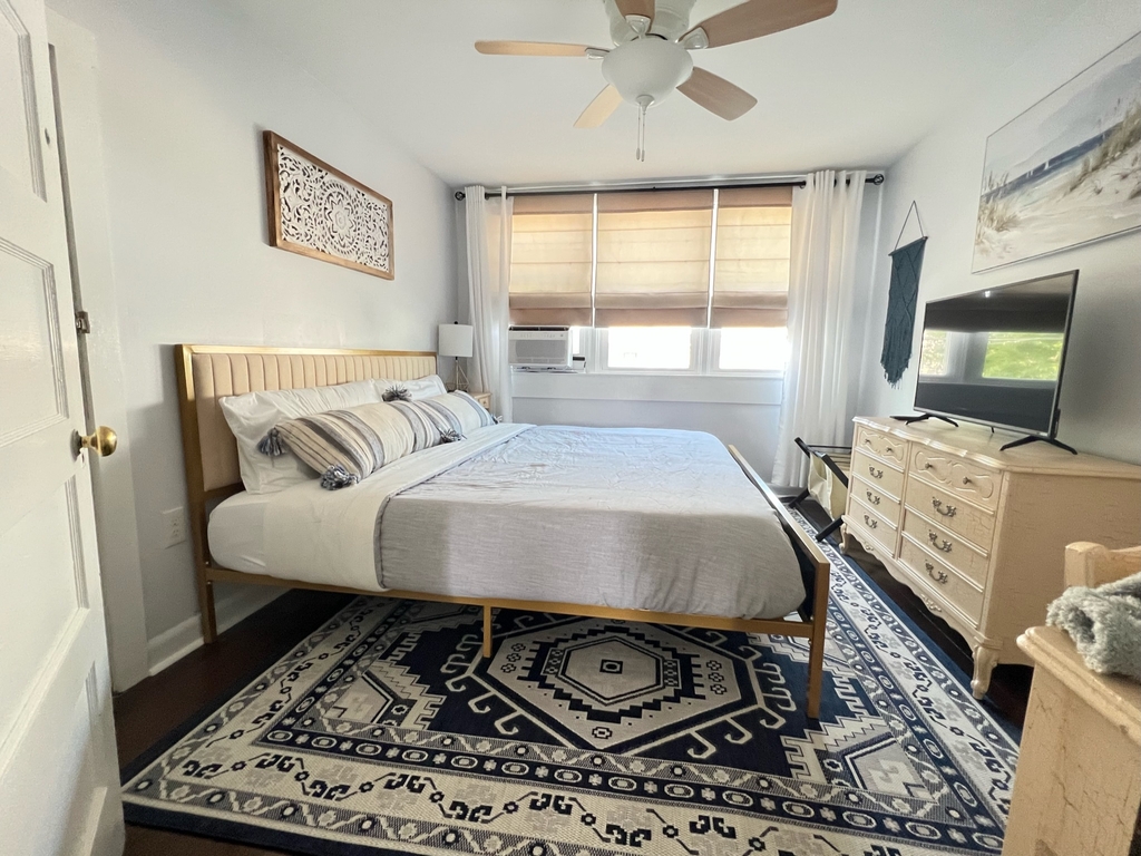 2nd Floor King Bedroom