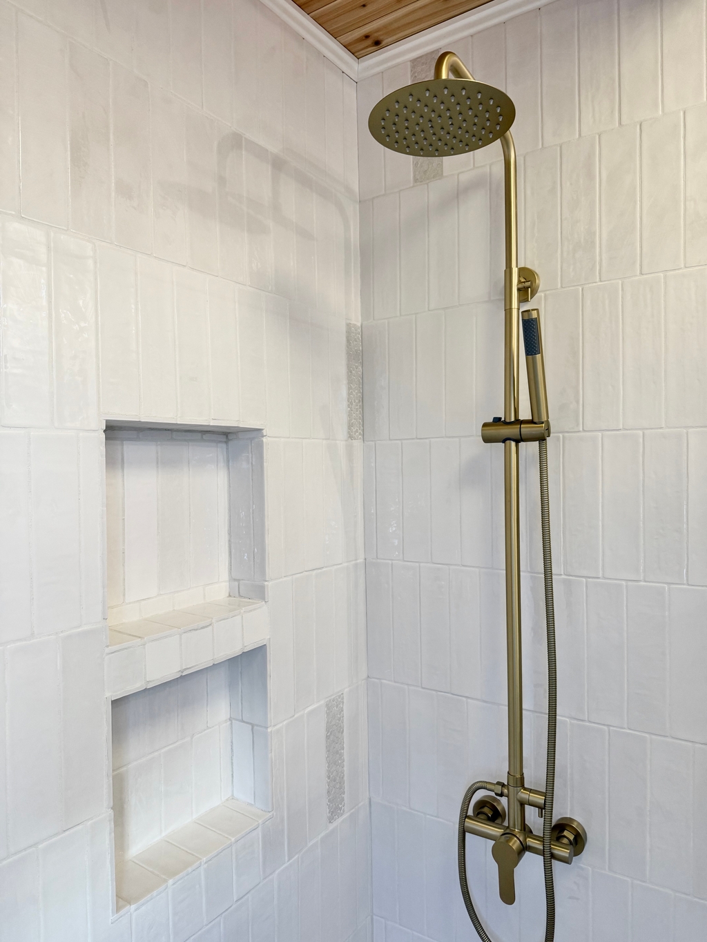 1st Floor Front Bathroom