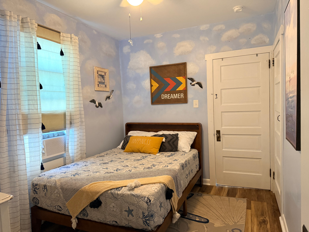 1st Floor Middle Bedroom