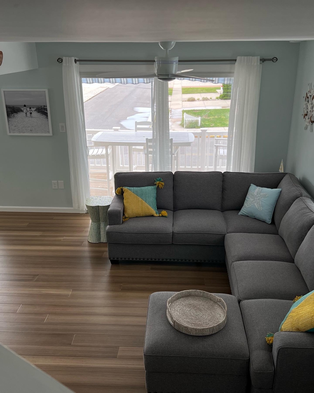 Living Room facing deck access