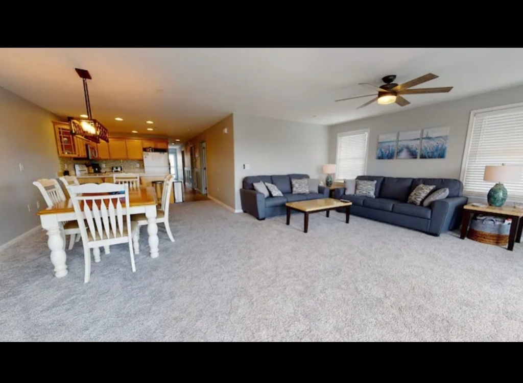 living room/dining room