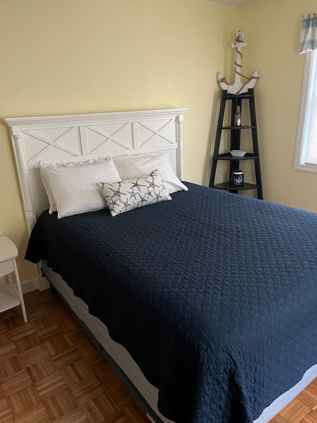Second Bedroom - Queen