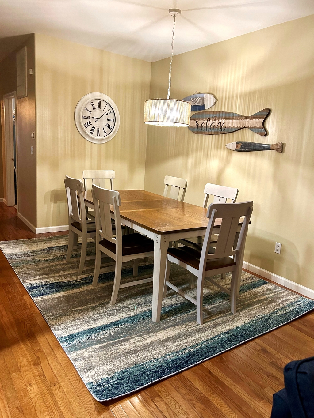 DR - new table, chairs, chandelier, rug