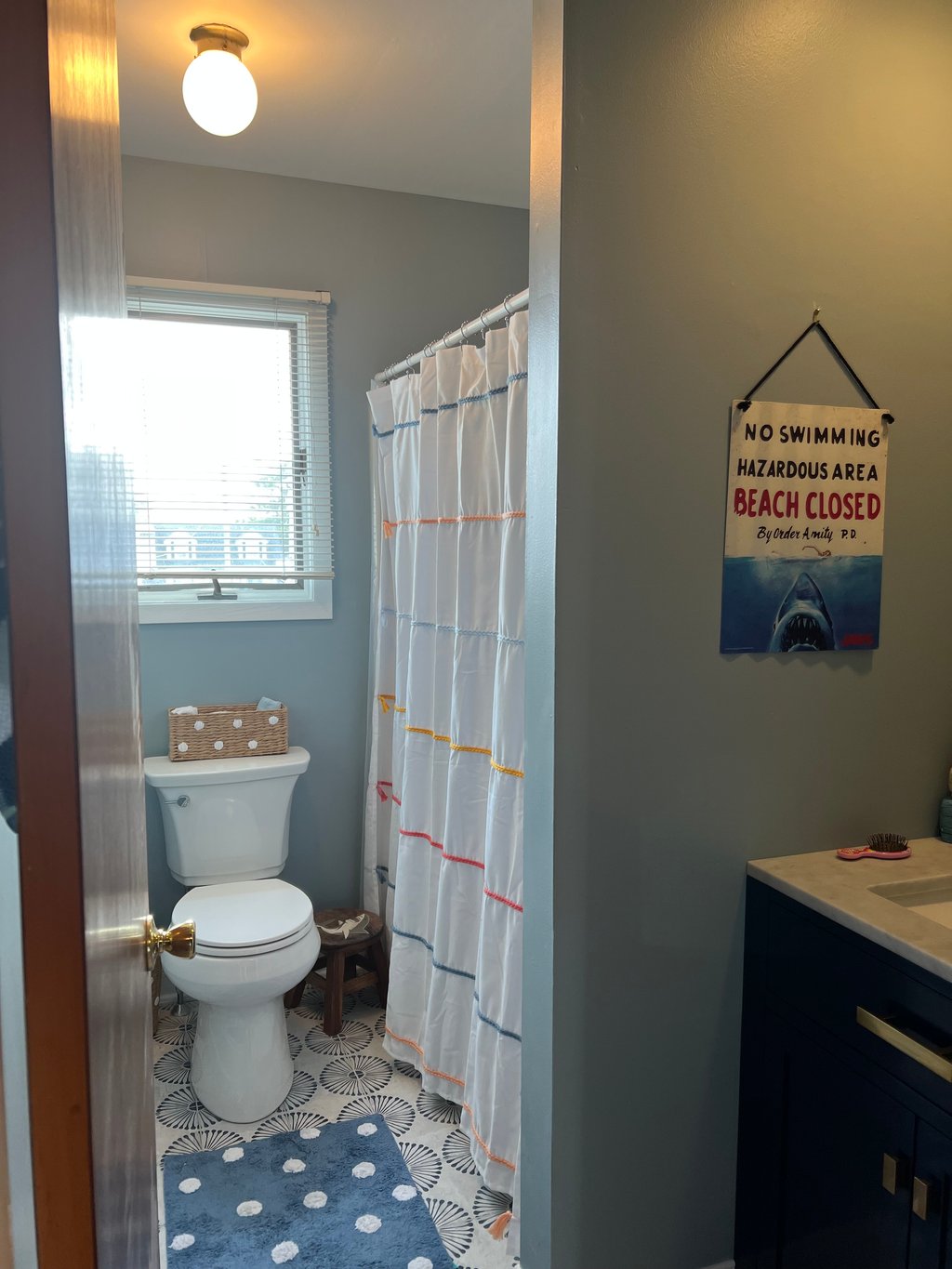 Upstairs main bath- with tub