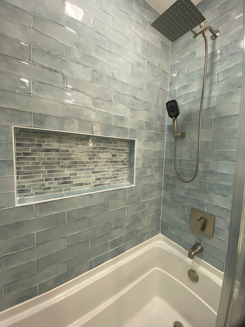 Upstairs Full Bathroom